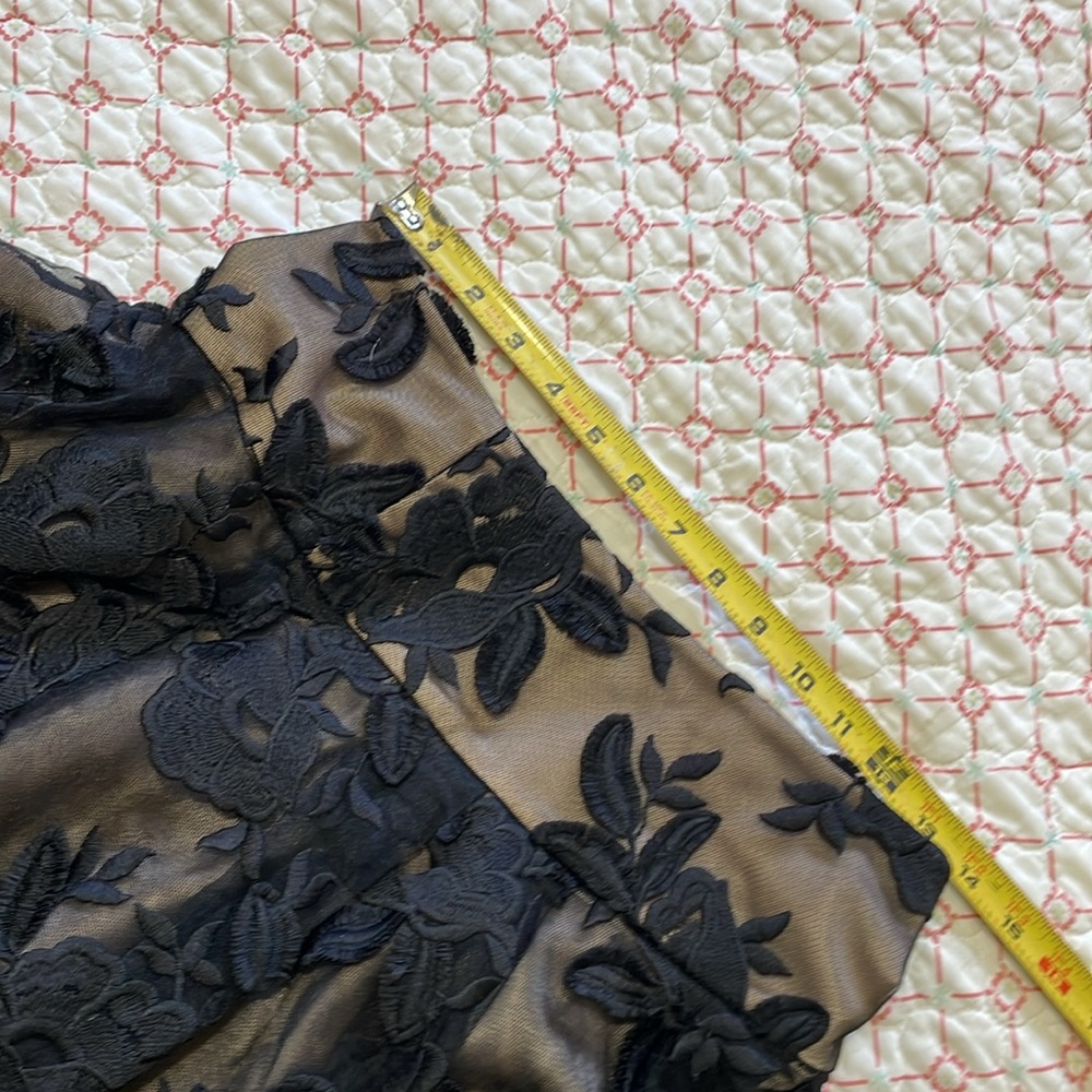 Bebe sheer  floral drop waist skirt - Picture 6 of 7